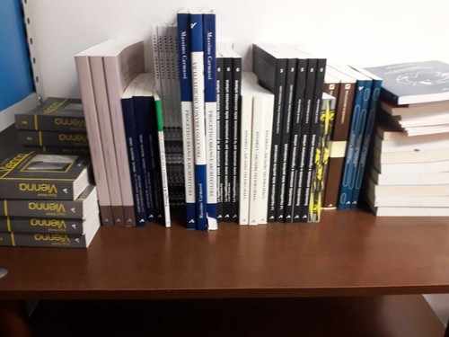 Stock lotto libri - -,